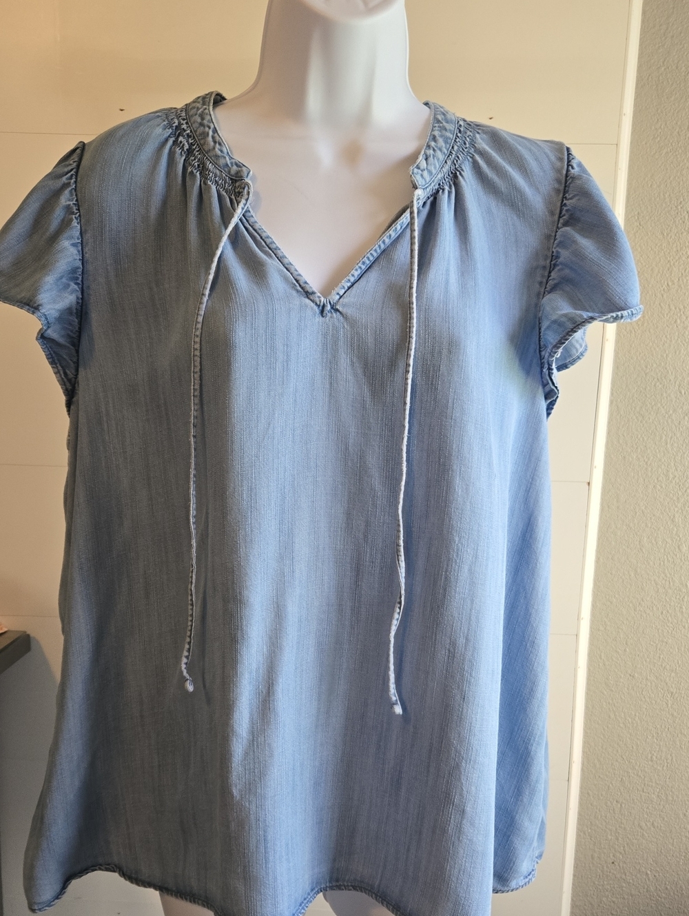 LC Lauren Conrad Light Blue Tie-Front V-Neck Top